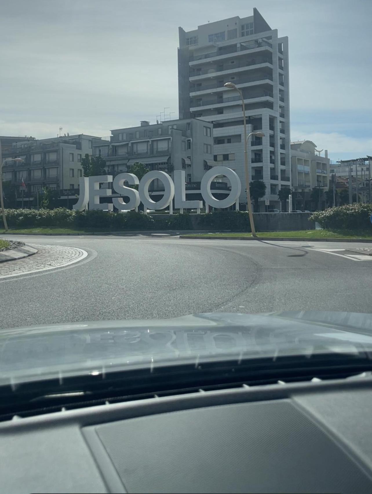 Apartament Attico Sole Lido di Jesolo Zewnętrze zdjęcie